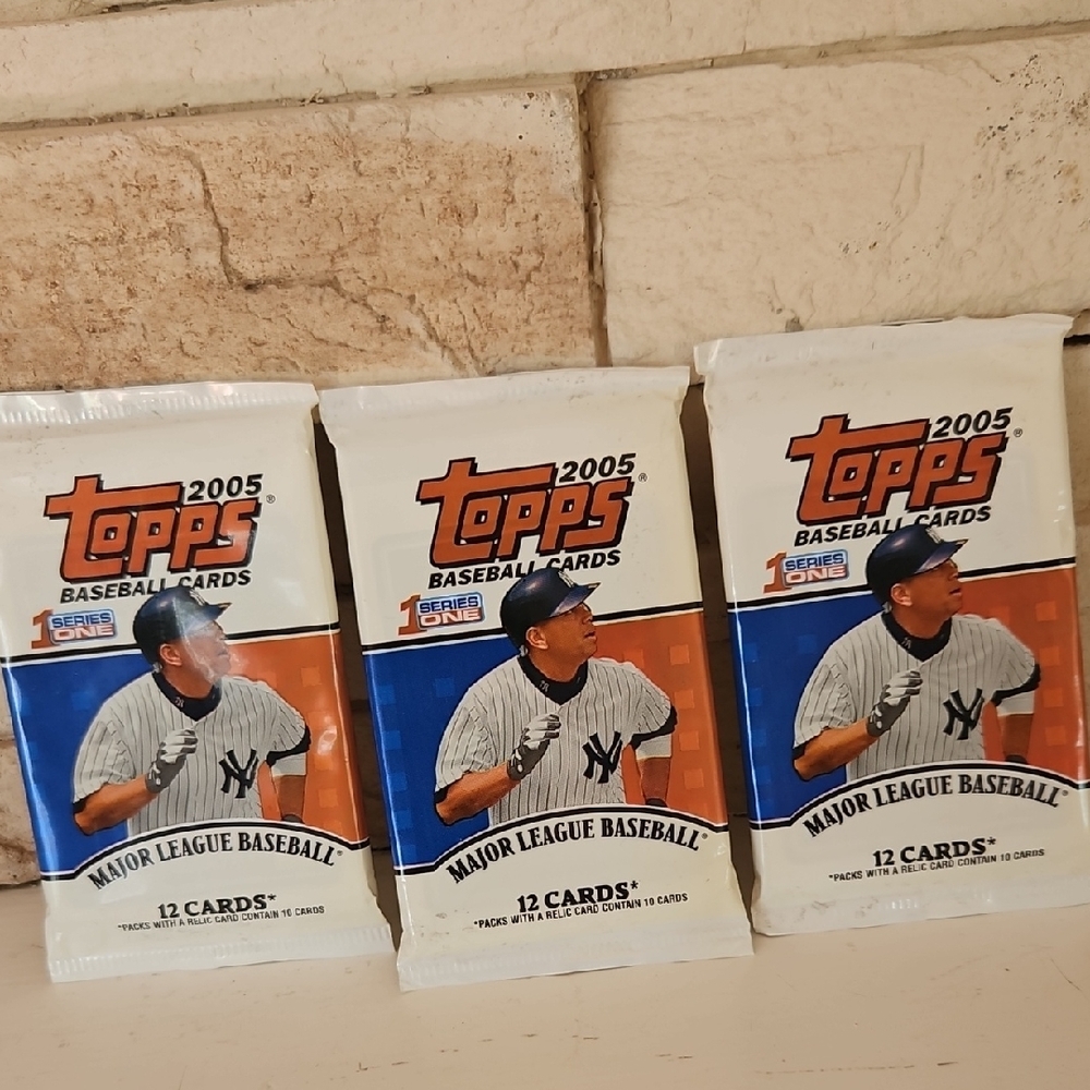 Topps 2005 Baseball Series One Packs.